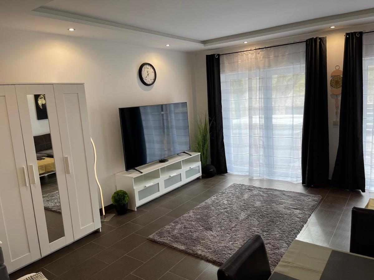 Malibu Apartman & Jacuzzi Miskolc Bagian luar foto